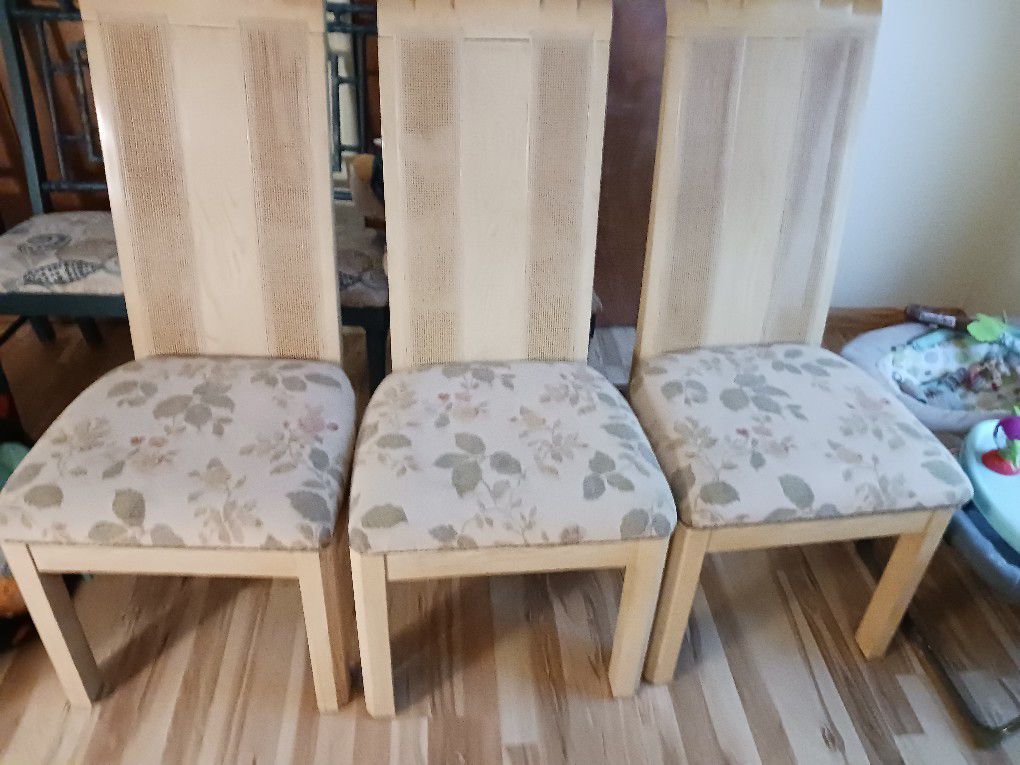 6 Dinning Chairs