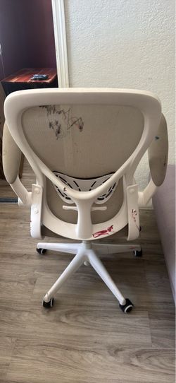 White Mesh Office Chair with Wheels