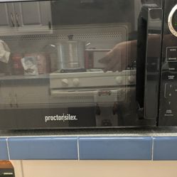 💥 Microwave for Sale – Great Condition 💥