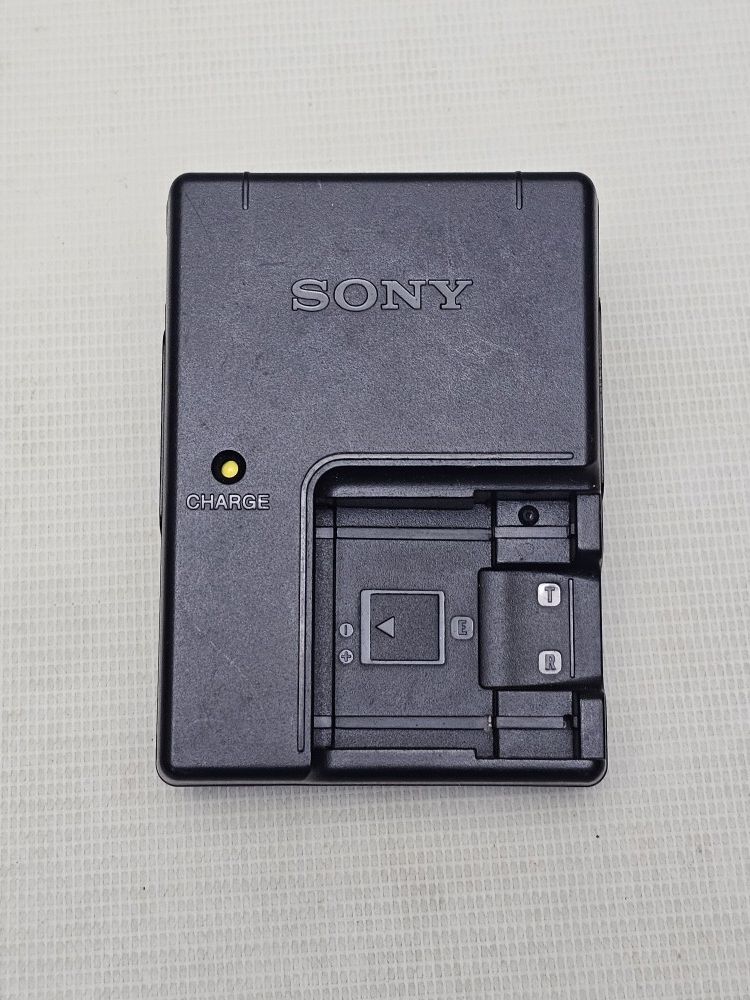 Genuine Sony BC-CS3 Battery Charger OEM