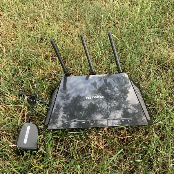 NETGEAR Nighthawk AC1750 Dual Band Smart WiFi Router R6400v2 for