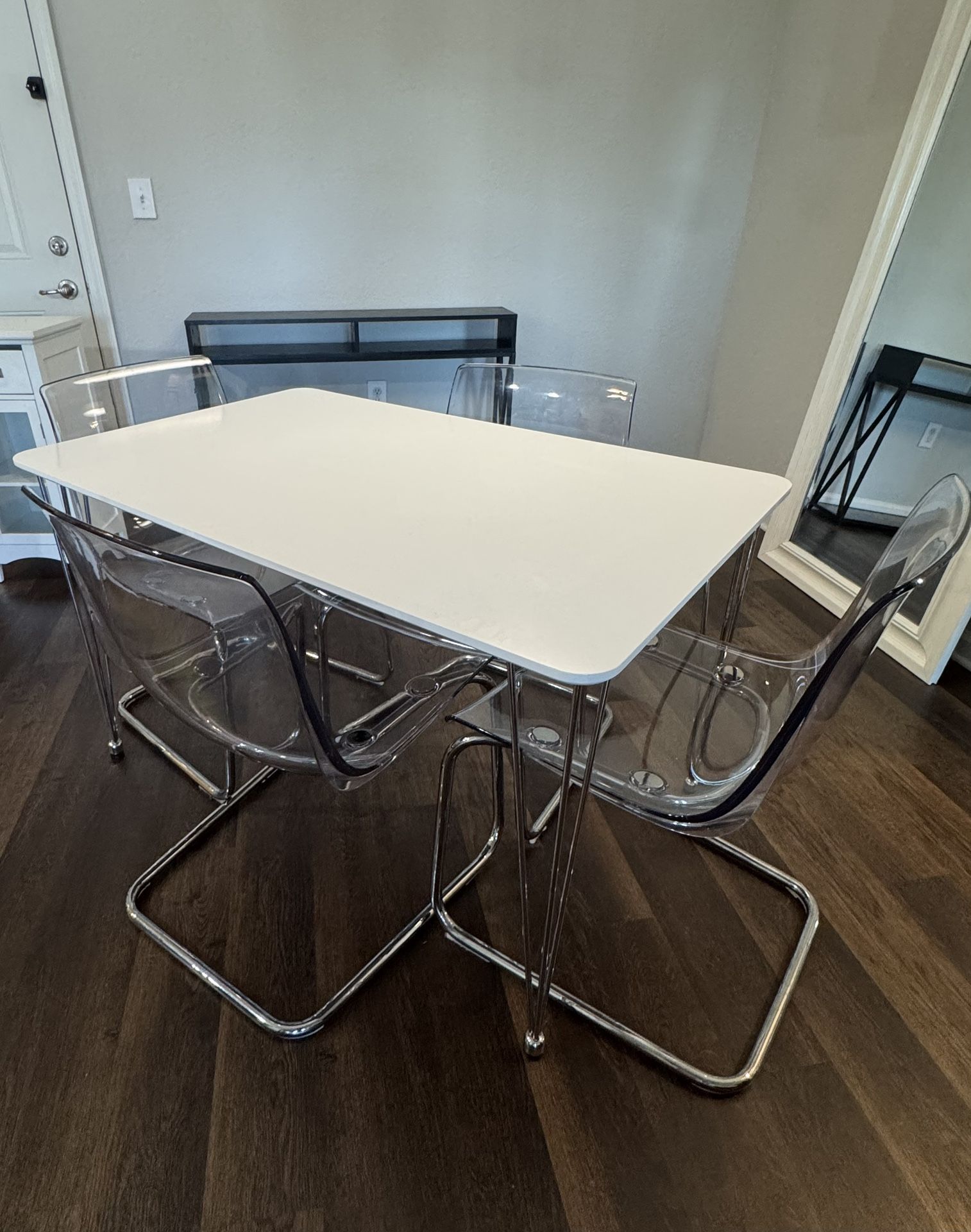 4 Seater White Dining Table With Clear Chairs Included
