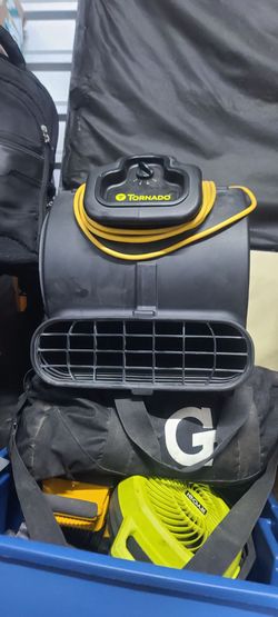 Tornado floor fan