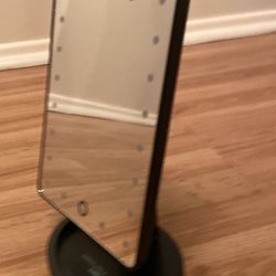 Lighted Makeup Mirror 