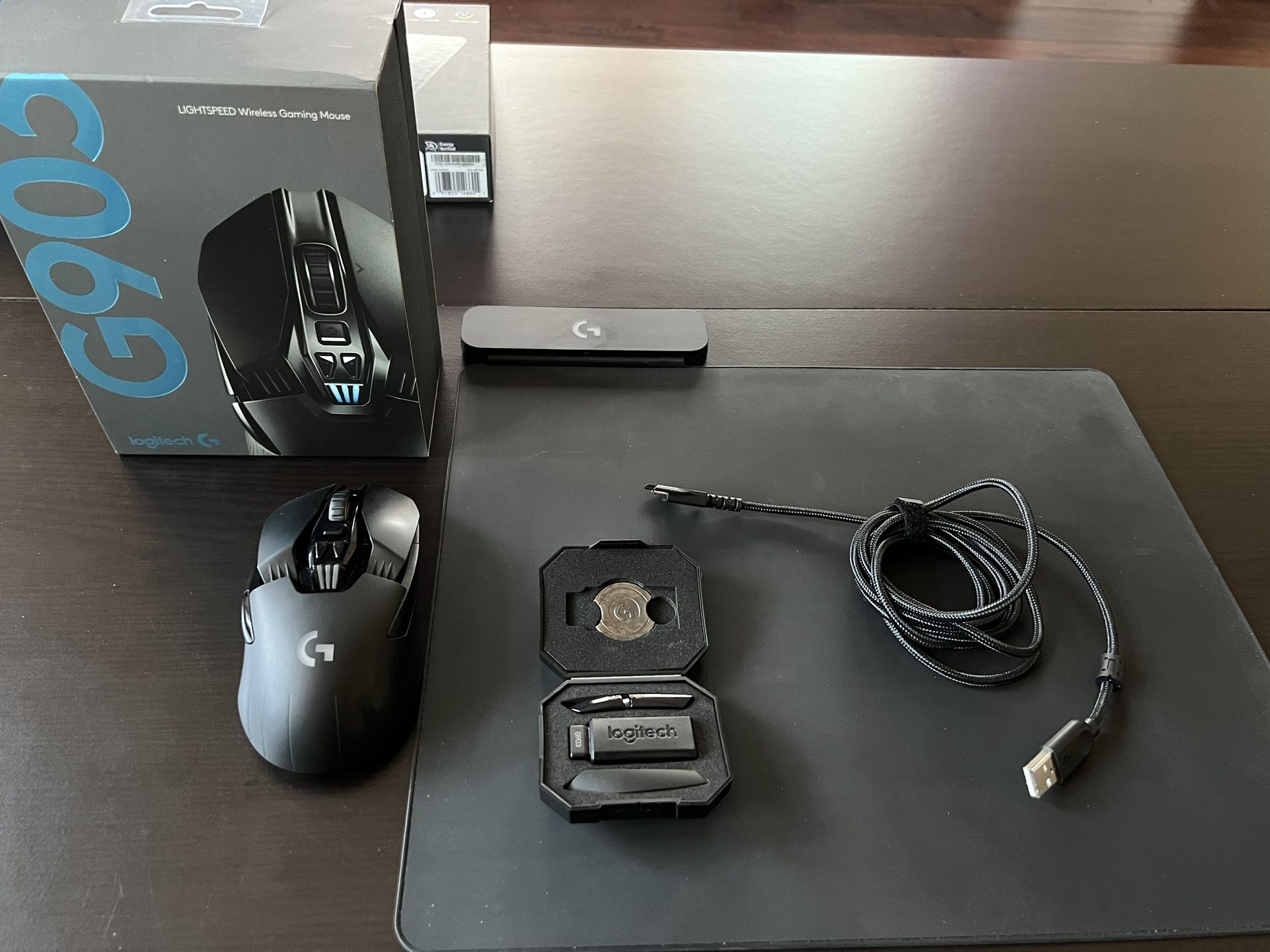 Logitech G903 Gaming Mouse And PowerPlay Wireless Charger