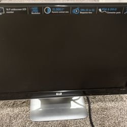 16:9 Widescreen LCD Monitor 