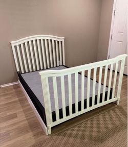 White Full-Size Bed Frame & Box Spring  - Delivery Available 🚚