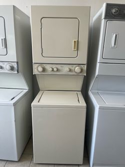 Washer and dryer Whirlpool 24” combo