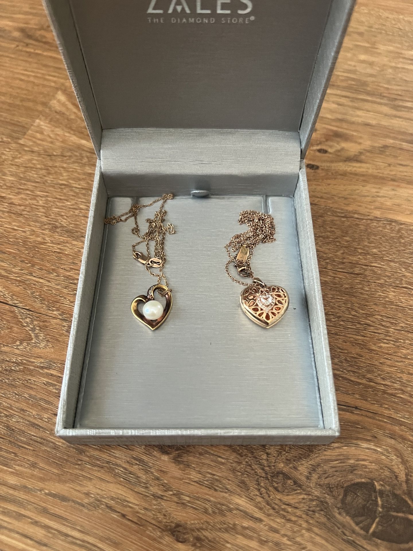 Rose Gold Pearl Necklace And Locket
