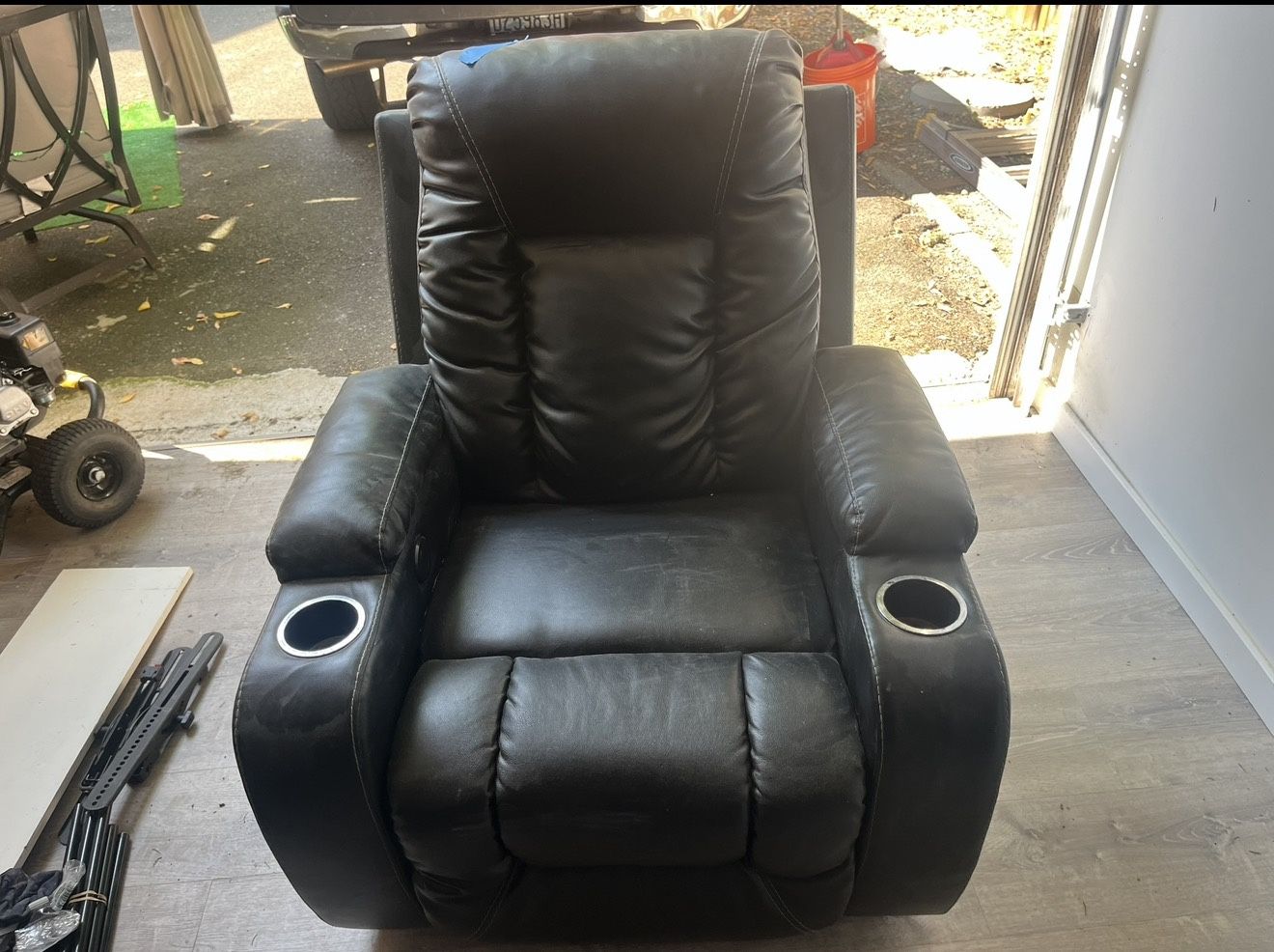 Black Comfortable Recliner Couch 