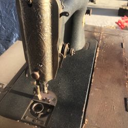 Sewing Machine Singer