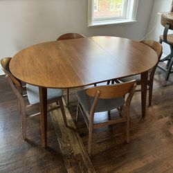 Mid Century Modern Table And Chairs