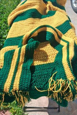 GREENBAY KNITTED BLANKET & MATCHING SCARF