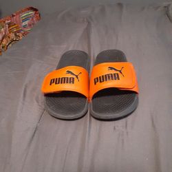 Pumas Sandals Size 2
