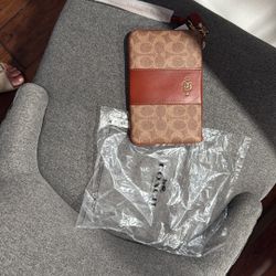 NEW Coach Wristlet Purse