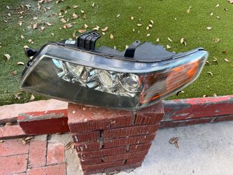 2004 o 2005 acura tax headlight