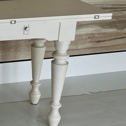 4 Wood turned table legs
