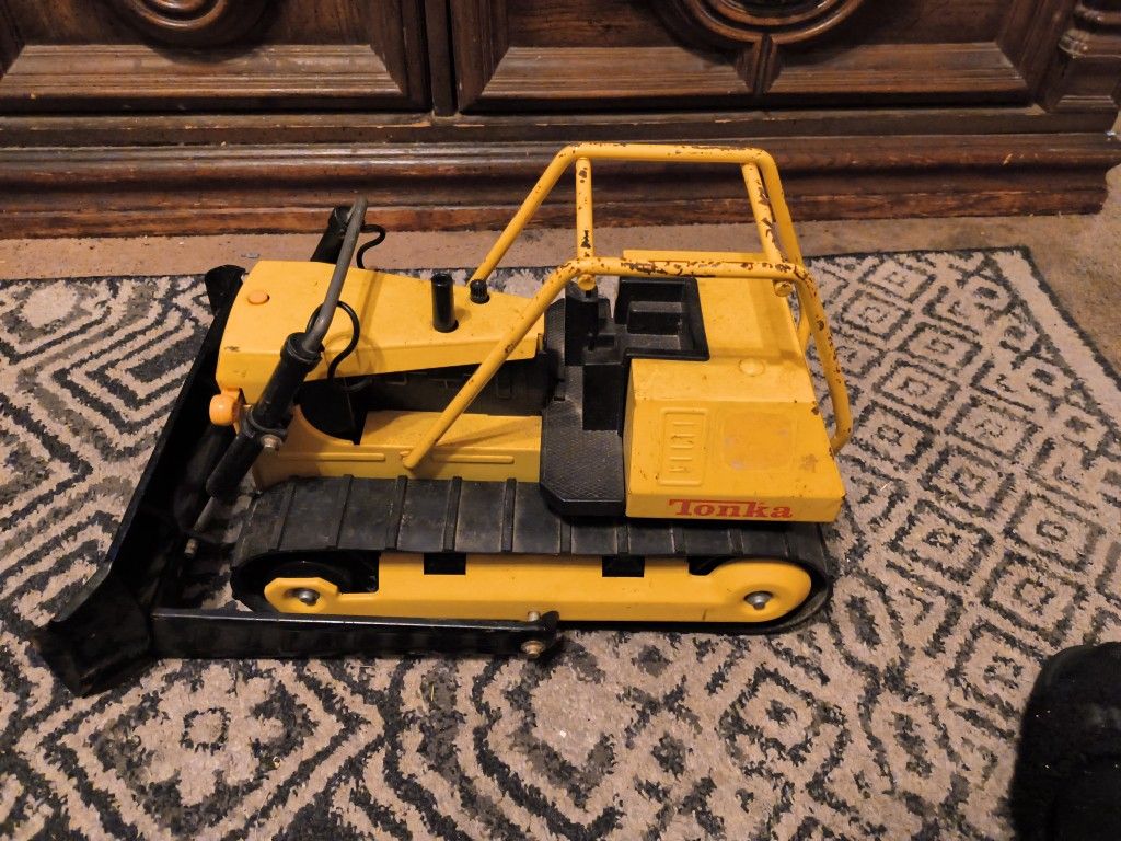 Vintage Tonka T9 Bulldozer