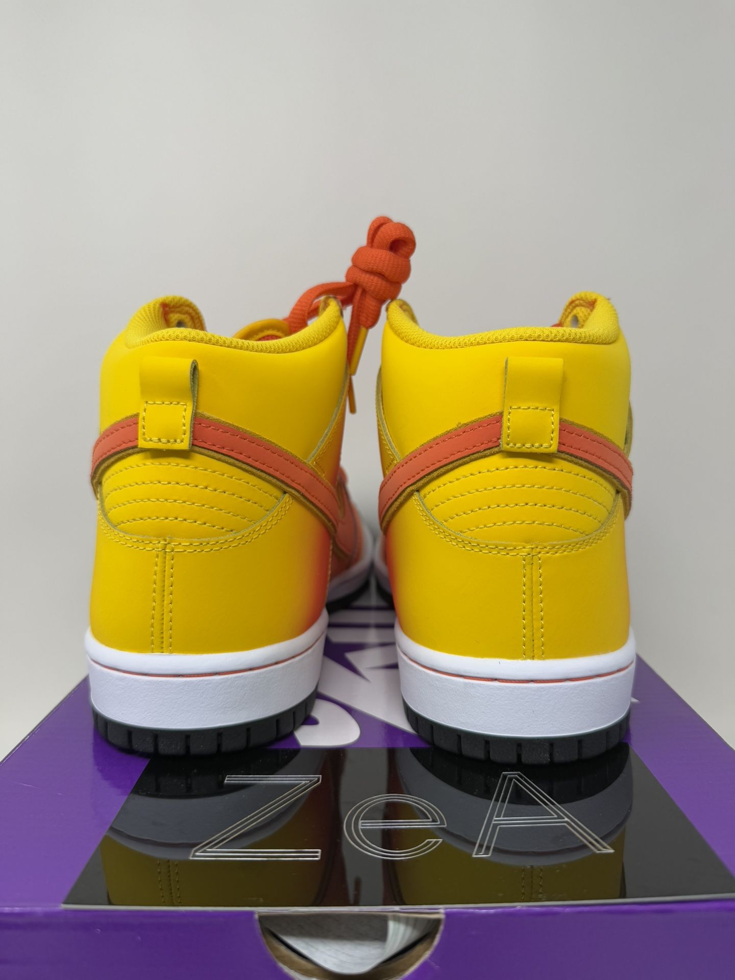 Nike SB Dunk High Sweet Tooth Candy Corn Size 9 Men