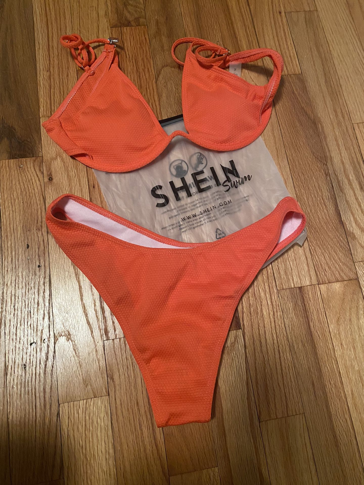 Plain Textured Underwire Bikini Swimsuit