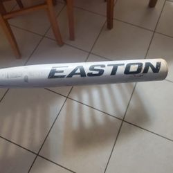 Easton. Ghost. Fast Pitch