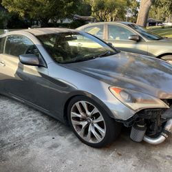 2010 Hyundai Genesis 4cyl Turbo automatic 2 Door
