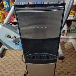 Water Dispenser Bottom Loader. Cold/Hot