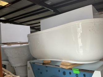 Freestanding Tubs$600-$1200
