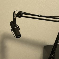 Shure SM7B Mic + Rode Studio Boom Arm + Audient Evo 4 Audio Interface