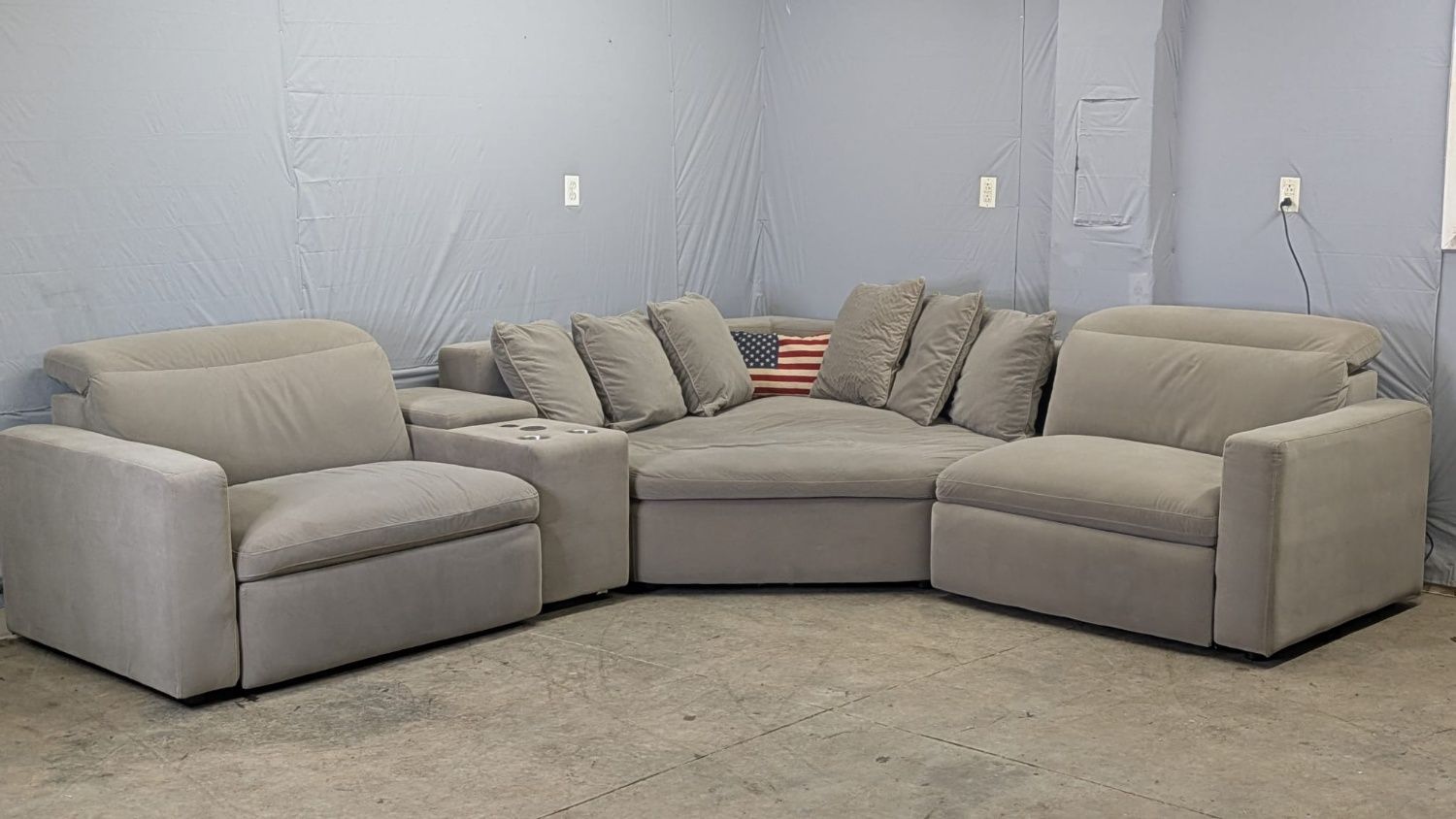 🛋️💥 Sectional With Recliners And USB Ports 💥 Free Delivery And Financing Available!