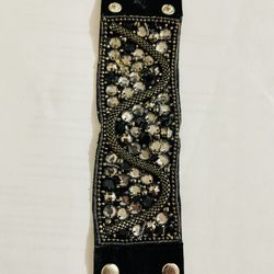 🌟 Glamorous Black Beaded Bracelet 🌟