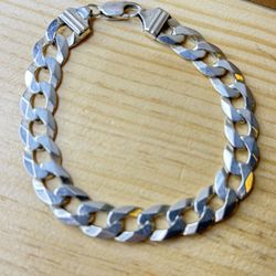Sterling silver bracelet   size 9 1/2 11.7mm 32.8g