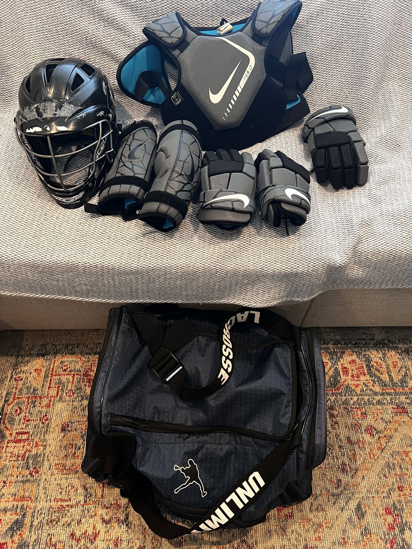 Nike LaCrosse Pads Youth Large