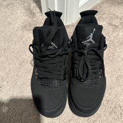 Black Cat Jordan 4