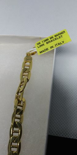 A,10KT GOLD 7.5MM 9 INCHES MARINER LINK BRACELET