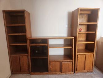 Entertainment center