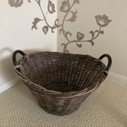 Large Grey Wicker Basket/$30 Firm/Pick Up In Lakeside 