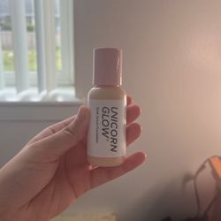 Unicorn Glow Sleek Serum Foundation
