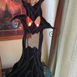 3’ Vintage Spooky Metal Tree Yard Art