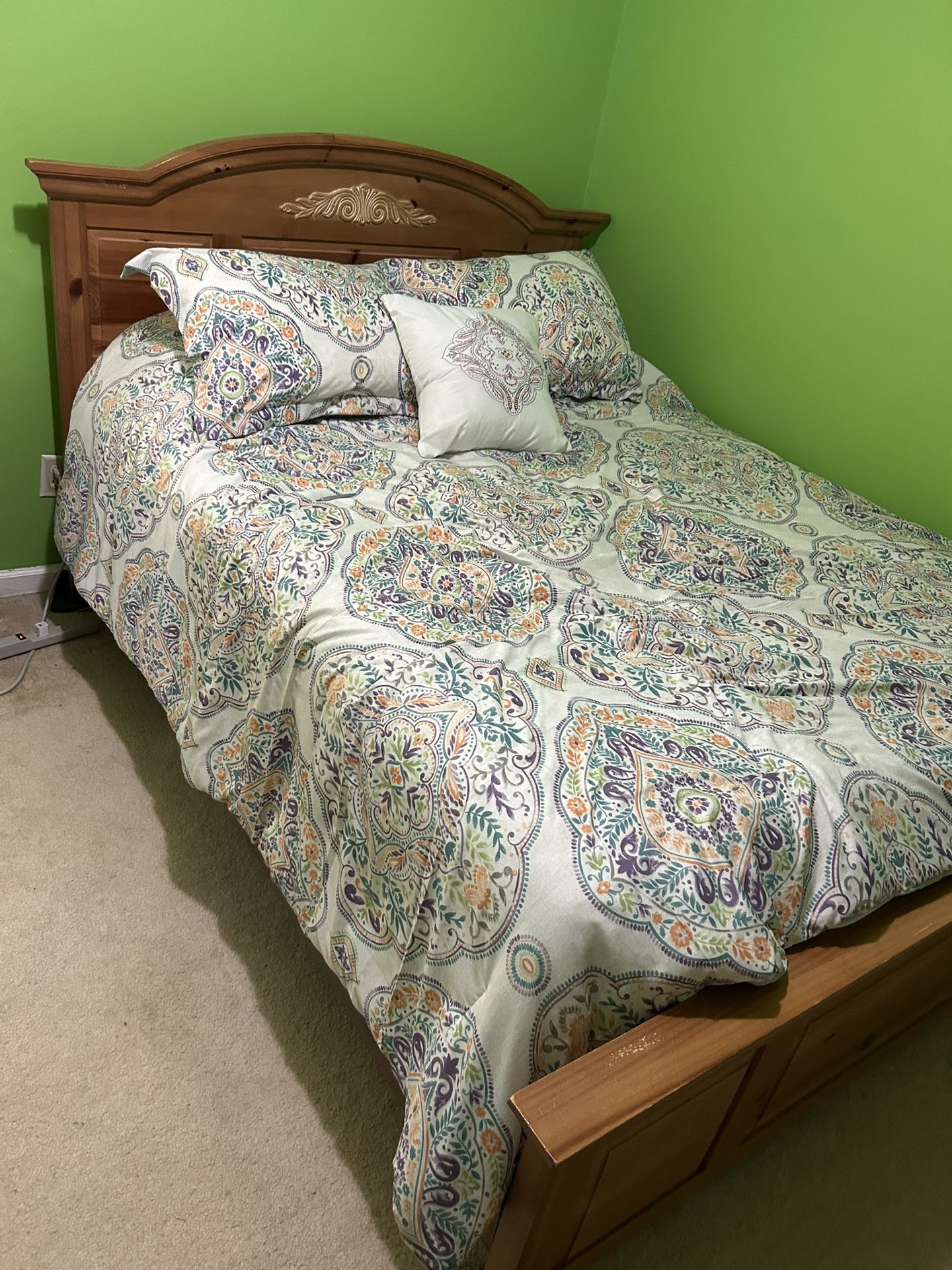 Queen Size Bedroom Set