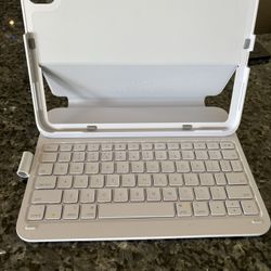 iPad A16 Keyboard Case