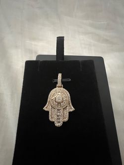 10K Gold & Genuine Diamond Hamsa Pendant