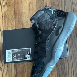 RETRO 11s GAMMA BLUE 