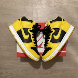 Nike Dunk High Iowa Size 5
