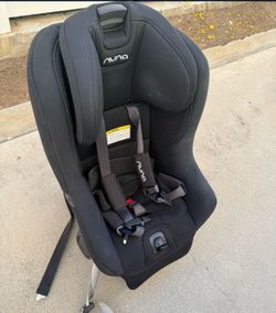 Nuna Car Seat (barely used)
