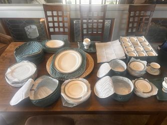 Waterford "Laurel" Fine English Bone China