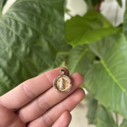 10k Virgin Mary pendent