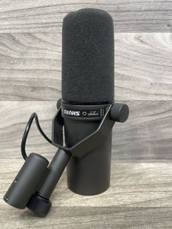 Shure SM7B Cardioid Dynamic Microphone (Mic Only, Good Condition) (A1D025933)