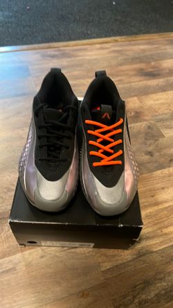 Size eight men’s Ae 1 basketball shoes barley worn ever