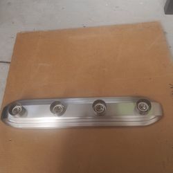 Bathroom light fixture $10.00